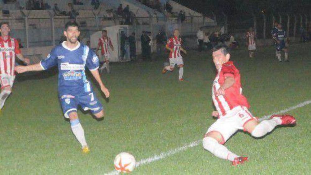 En casa se porta mal, afuera es todo un �Santo�