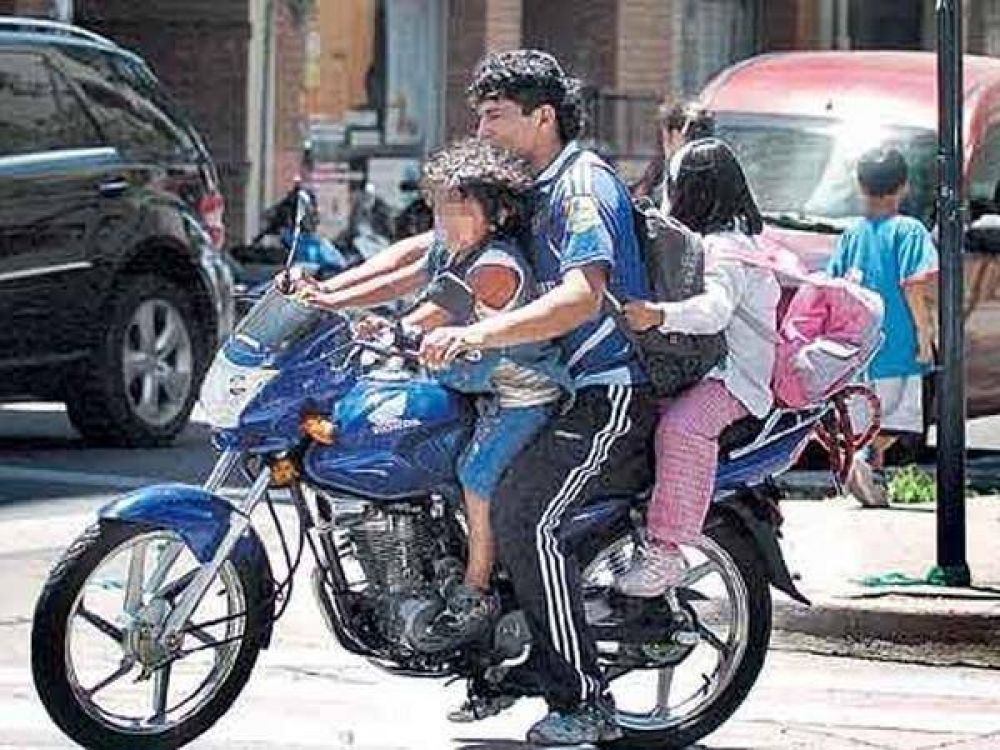 Cada vez son m�s las motocicletas circulando sin control en Z�rate