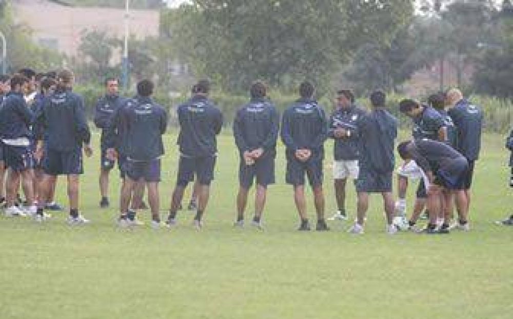 Atl�tico Tucum�n visita a Independiente Rivadavia de Mendoza