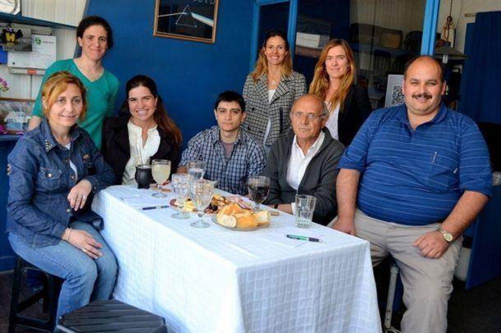 Mesa de di�logo de candidatos a concejales, convocados por el programa "TardeCitas de radio"                                                      