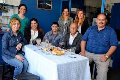 Mesa de di�logo de candidatos a concejales, convocados por el programa "TardeCitas de radio"                                                      