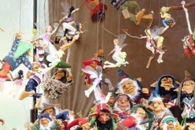 Comenz� la Feria de Artesanos y contin�a la Feria del Libro