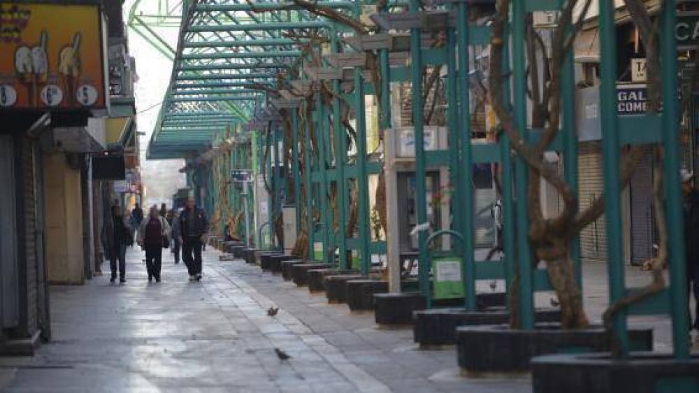 Un lunes sin recolecci�n de residuos, transporte reducido y shoppings abiertos