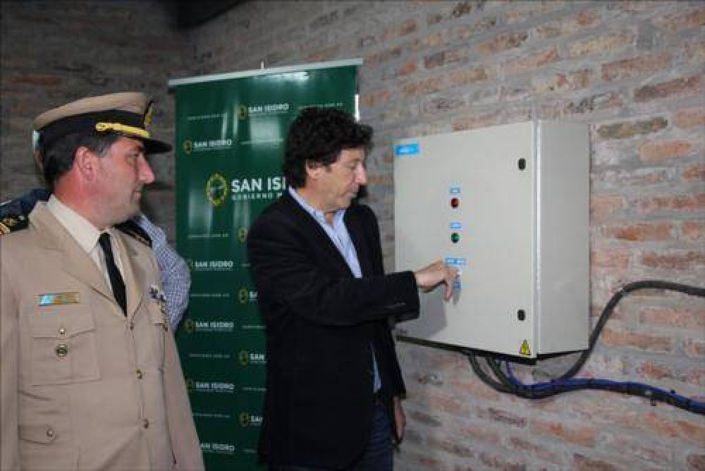 Posse inaugur� una estaci�n de bombeo