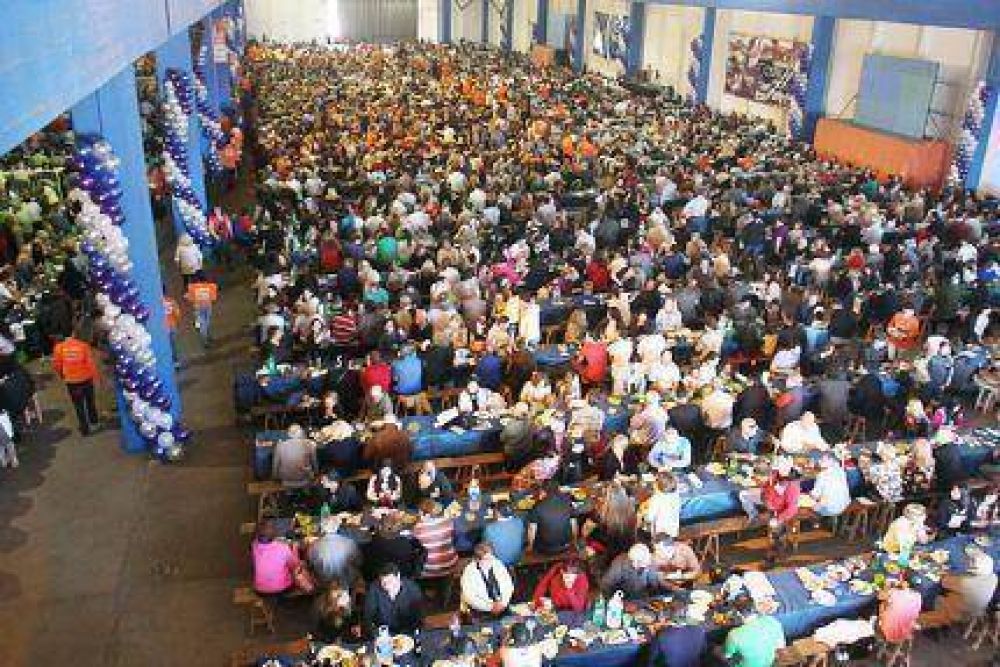 Fetejo de CEFIL: hizo 16 vaquillonas con cuero para 7000 mil personas