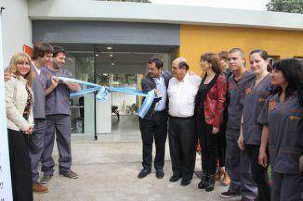 Inauguraron Centro Municipal de Rehabilitaci�n Deportiva en Berazategui
