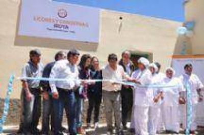 Con la presencia de Rodolfo Urtubey el Gobierno inaugur� la segunda empresa social en Iruya