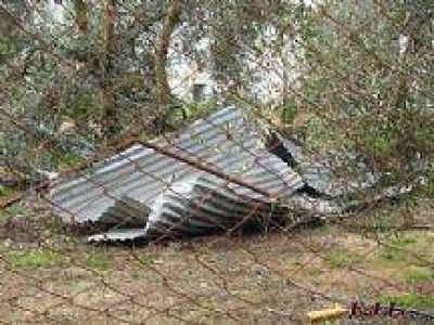 Salta : Una chapa se vol� por el viento e hiri� de gravedad a un anciano