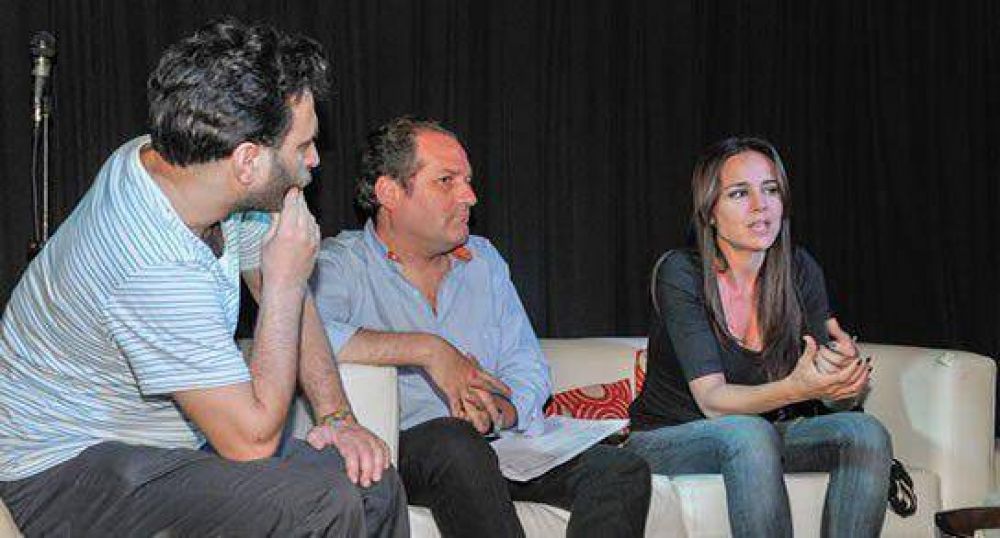 "Cultura debe gastar menos en sueldos y m�s en talleres"