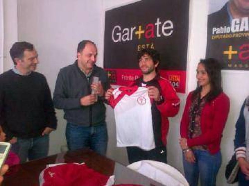 El FR entreg� subsidios y elementos a dos clubes locales