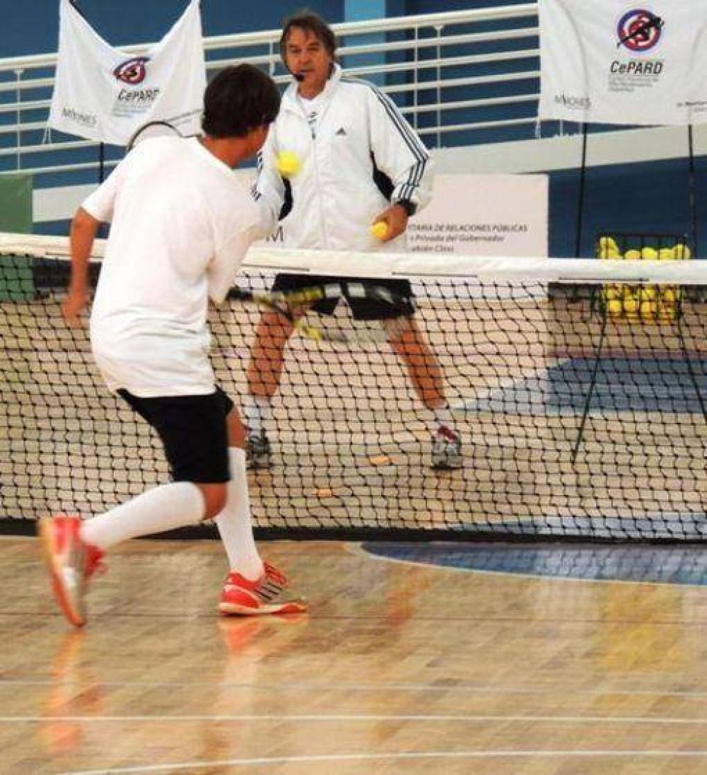 Ex capit�n del equipo argentino de Copa Davis dict� una magistral cl�nica de Tenis en Posadas