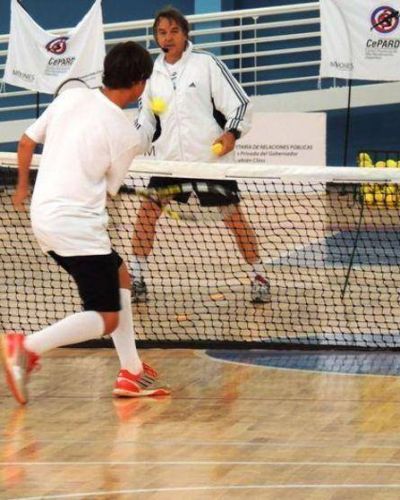 Ex capit�n del equipo argentino de Copa Davis dict� una magistral cl�nica de Tenis en Posadas