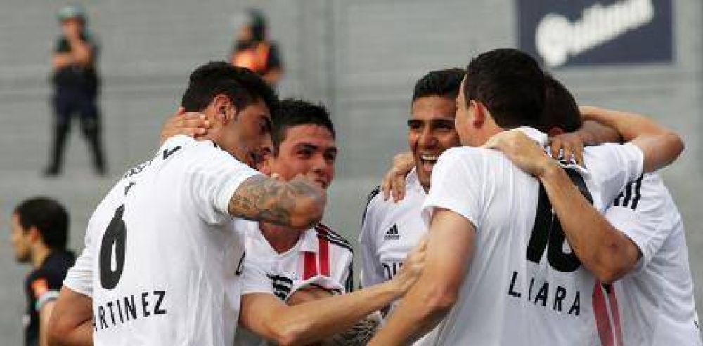 Estudiantes cort� la racha ante un Racing sin rumbo