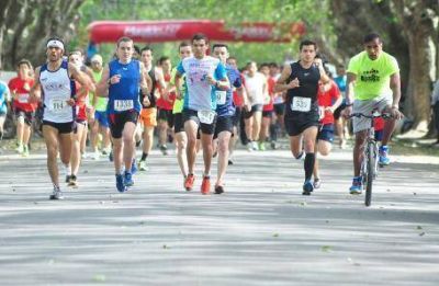  Cerca de 3 mil personas participaron en otra edici�n de la Marat�n Universitaria