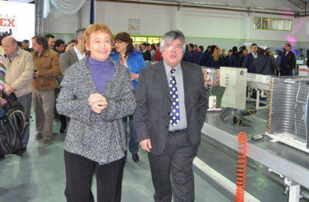 Moon Manufacturer abri� sus puertas en el Parque Industrial de R�o Grande