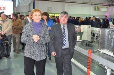 Moon Manufacturer abri� sus puertas en el Parque Industrial de R�o Grande