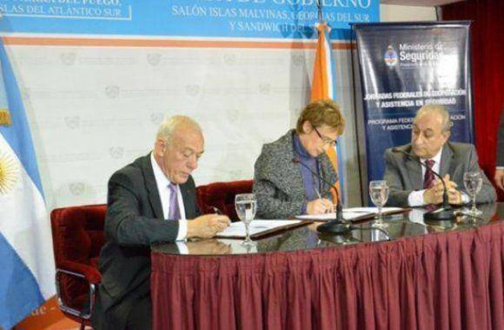 Se firm� la adhesi�n al Programa de Seguridad