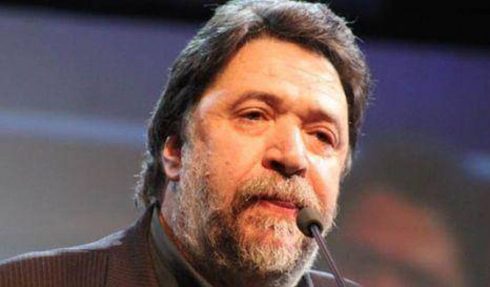 Lozano tild� de "caraduras" a candidatos de UNEN
