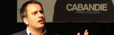 Denuncian a Cabandi�