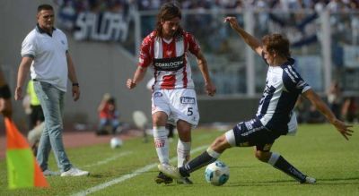 Instituto le gan� a Talleres, un premio al que mejor manej� la pelota