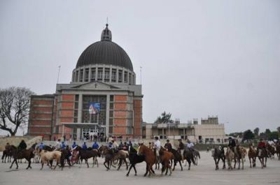 La habitual Traves�a Peregrina llegar� hoy a San Nicol�s: desde Luj�n hasta el Santuario, a caballo