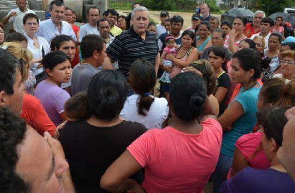 R�os, contra el desalojo masivo en un barrio