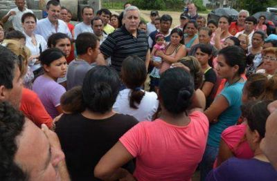 R�os, contra el desalojo masivo en un barrio