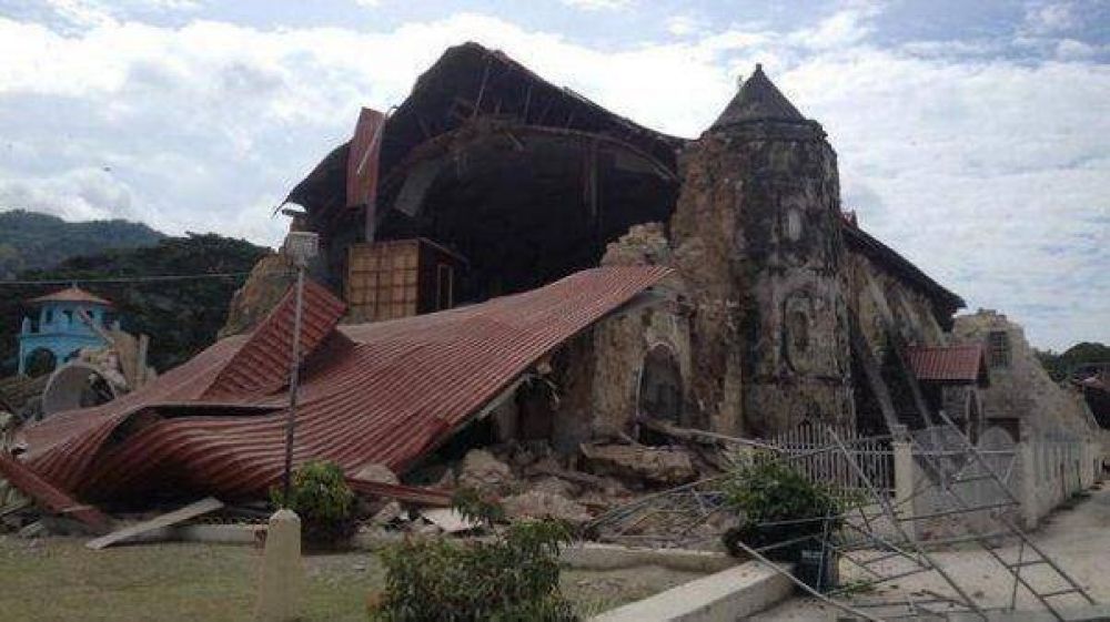 Un terremoto deja al menos veinte muertos en Filipinas