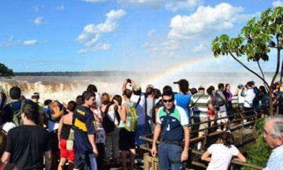 Casi 20 mil personas visitaron las Cataratas el fin de semana largo