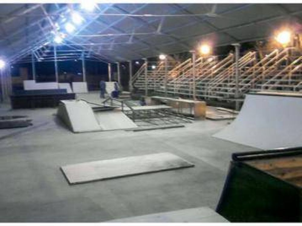 Qued� inaugurada la pista p�blica de skate