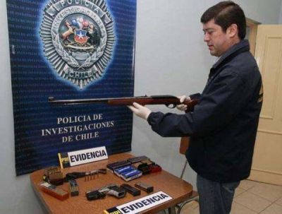 Un conductor de Tolhuin fue detenido en Monte Aymond trasladando armas y municiones