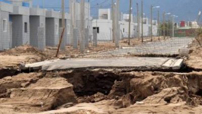 Da�os en el barrio de viviendas entregado la semana pasada