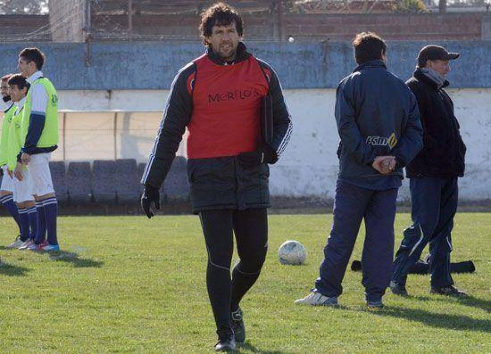 Finaliz� el ciclo de Dabove en Racing; suenan viejos conocidos