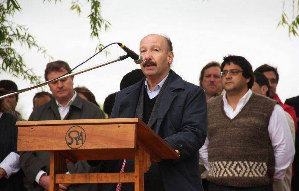 El intendente Jos� Inza particip� del acto inaugural