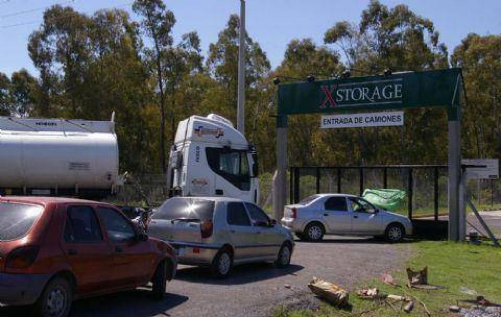 Camioneros impiden el ingreso a empresa