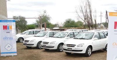 Entregaron 100 autos cero kil�metro a taxistas