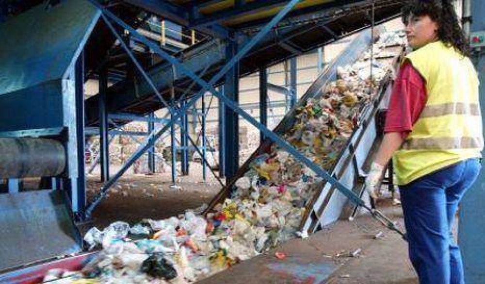 Planean crear centros de reciclaje de residuos