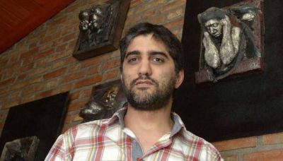 Public� un libro para denunciar a quien lo abus� a los seis a�os