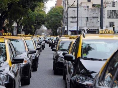 Seg�n los taxistas hay conflictos "entre el poder pol�tico y la polic�a"