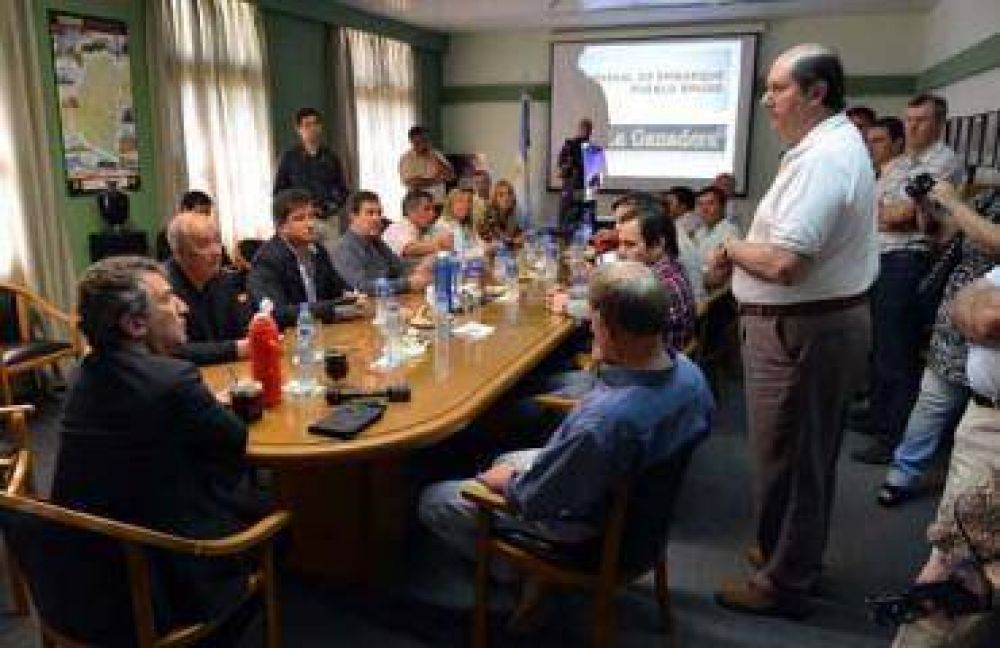 Cooperativa agr�cola presenta proyectos productivos a Urribarri