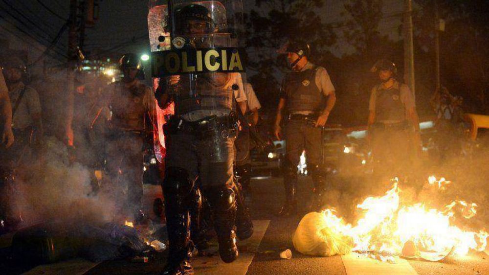 Miles de manifestantes chocaron con la polic�a en Brasil