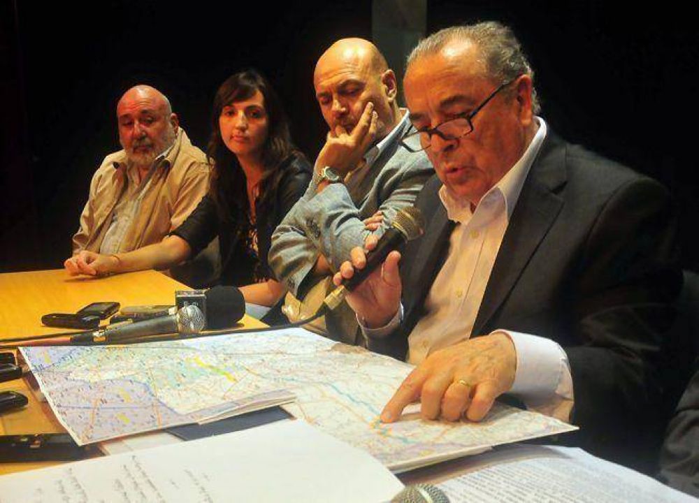 Jorge anunci� la proyecci�n de las rutas 70 y 101 y la reapertura de Pampa Natural