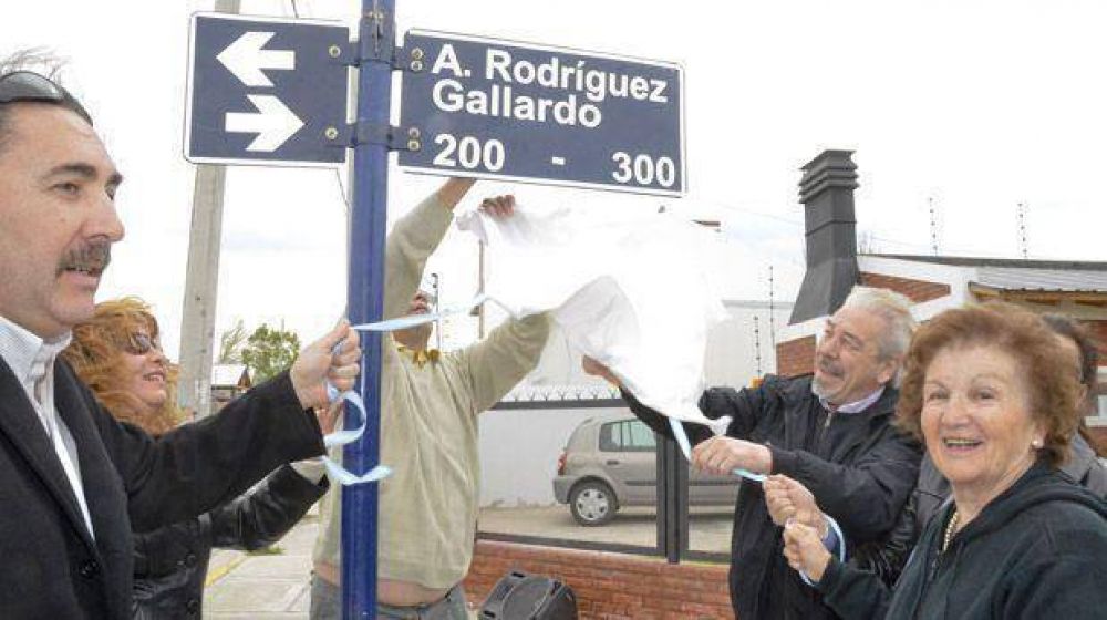 Imponen el nombre de dos reconocidos vecinos a calles de Km 5