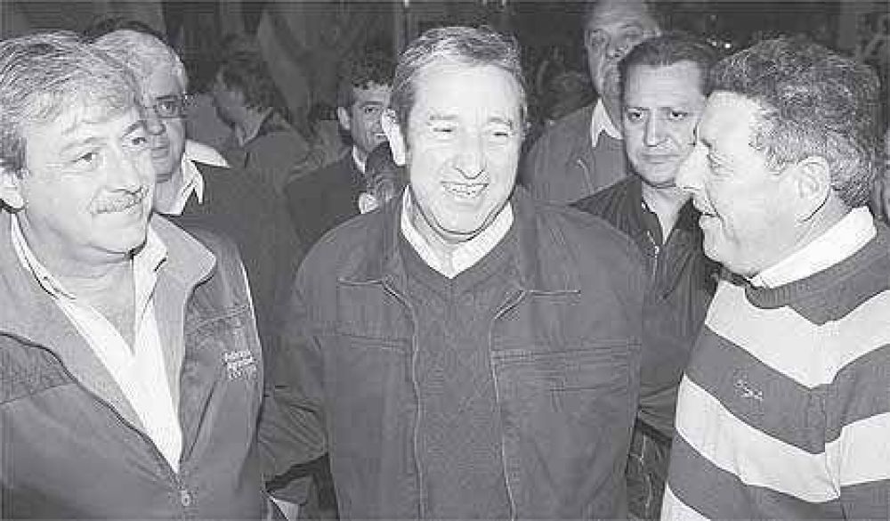 Cleto se pone al hombro la campa�a y profundiza su perfil de opositor