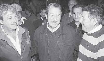 Cleto se pone al hombro la campa�a y profundiza su perfil de opositor