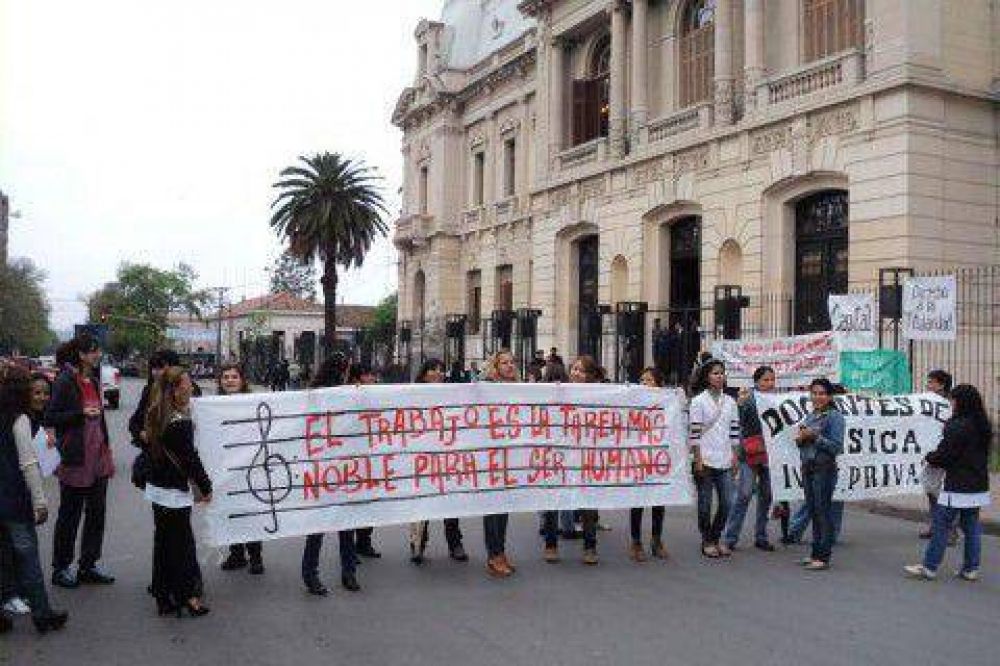 Maestros de msica de Jujuy volvieron a protestar y reclamar por su titularizacin
