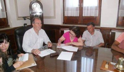 La Municipalidad entreg� m�s pr�stamos a microemprendedores