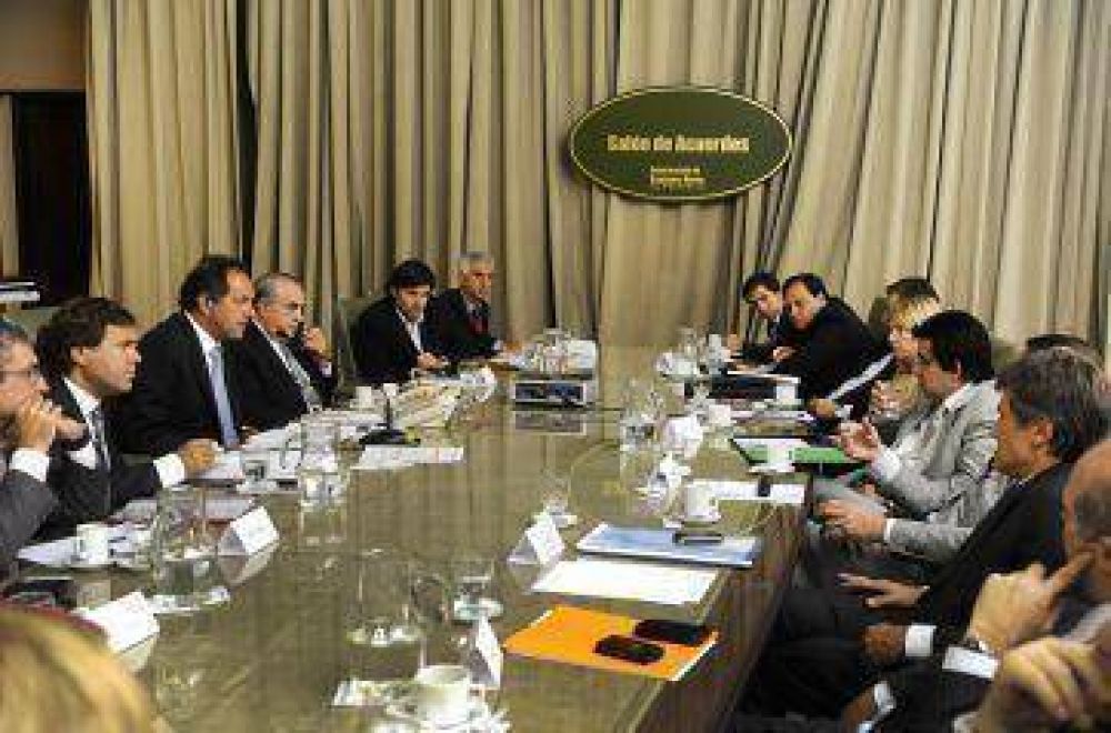 Armas: Scioli busca unificar penas