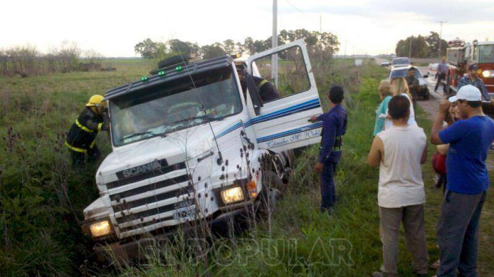 Un transportista sufri� un accidente en Sierra Chica