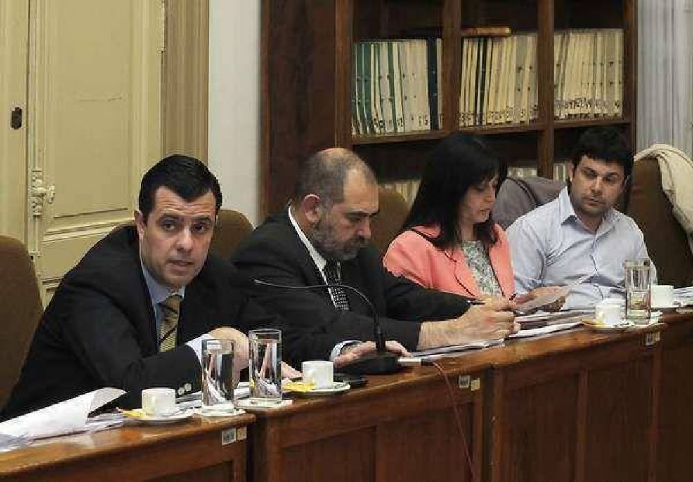 EL CONCEJO PEDIR� A LA UNICEN UNA AUDITORIA DE LA CALIDAD DEL PAVIMENTO